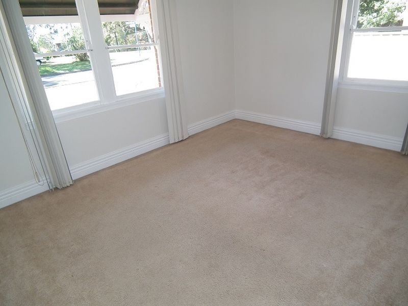 31 Junee crescent, Kingsgrove NSW 2208