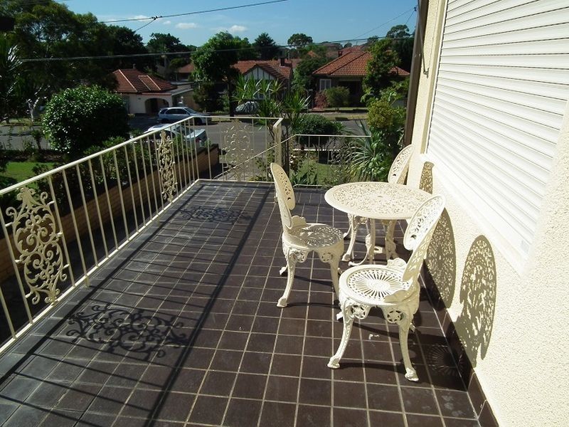 19 Gueudecourt Ave,, Earlwood NSW 2206