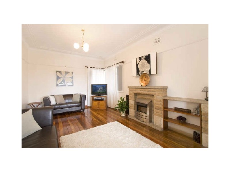 25 Stone St, Earlwood NSW 2206