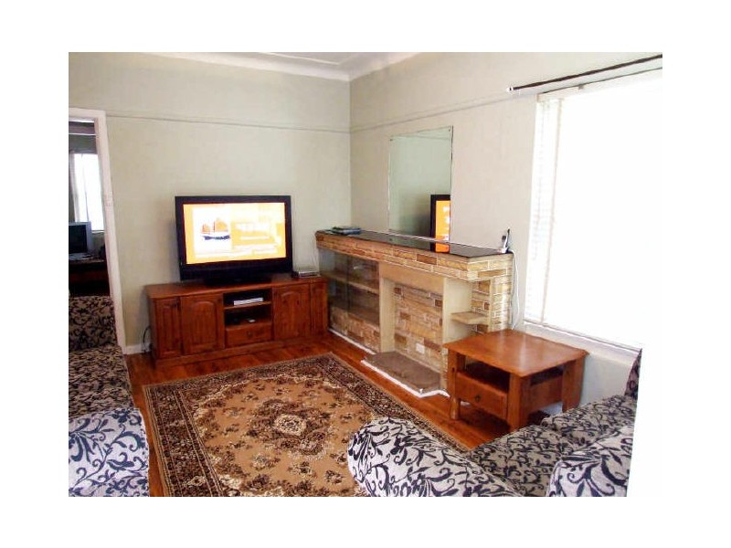 49 Legge St, Roselands NSW 2196