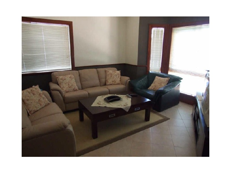 27 Pentland Ave, Roselands NSW 2196