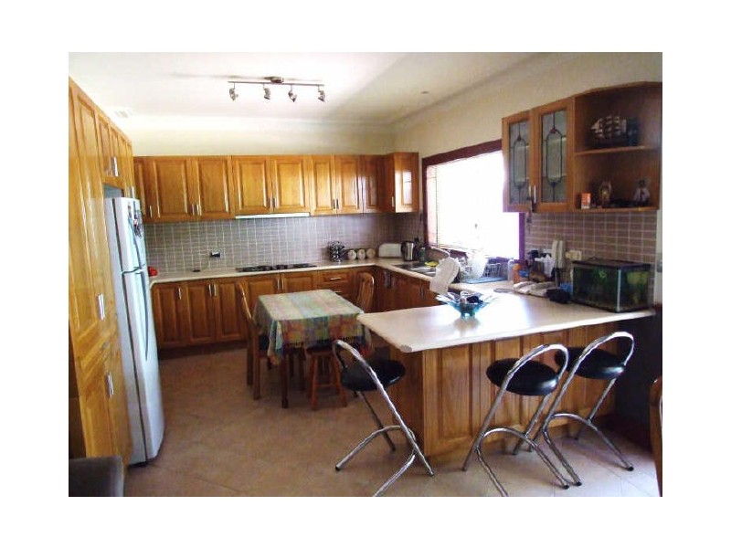 27 Pentland Ave, Roselands NSW 2196