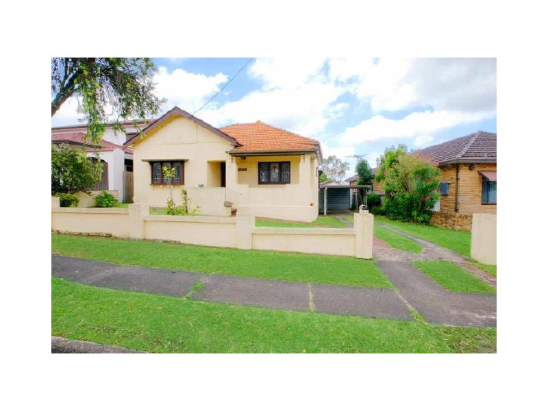 61 Minnammorra Ave, Earlwood NSW 2206