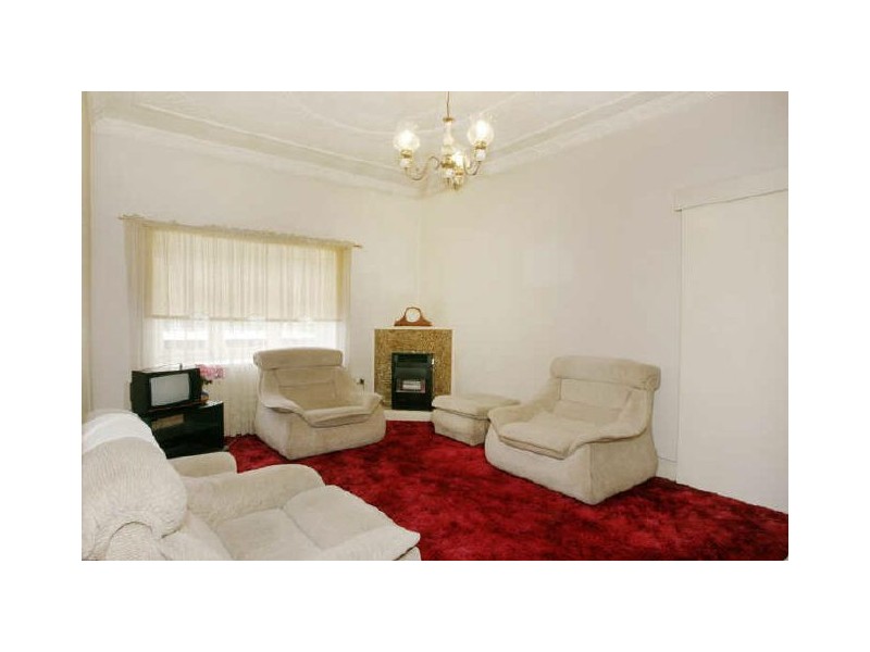 61 Minnammorra Ave, Earlwood NSW 2206