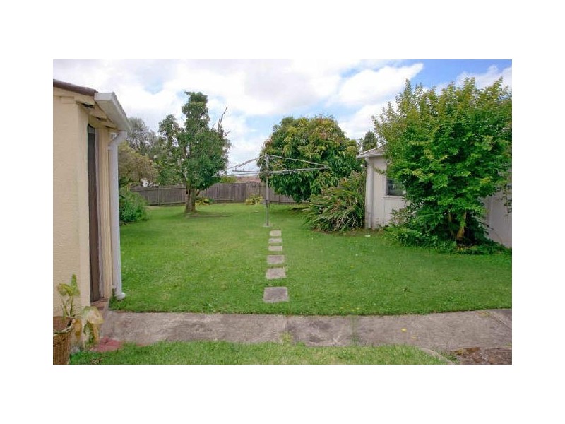 61 Minnammorra Ave, Earlwood NSW 2206