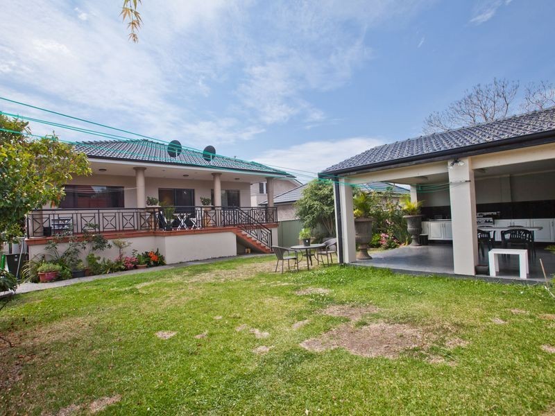 36 Kitchener Ave, Earlwood NSW 2206