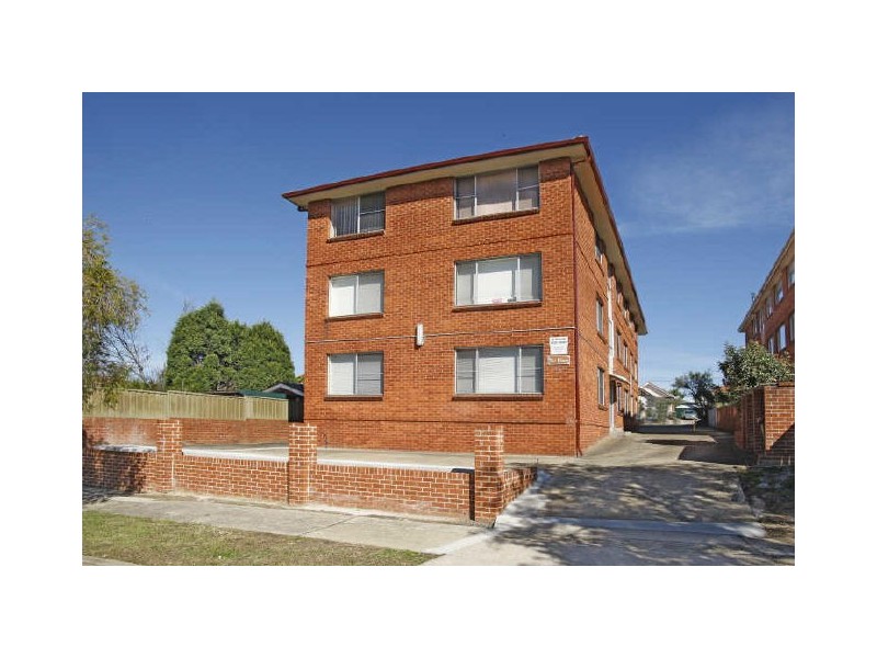 8/4 Howard Street, Canterbury NSW 2193