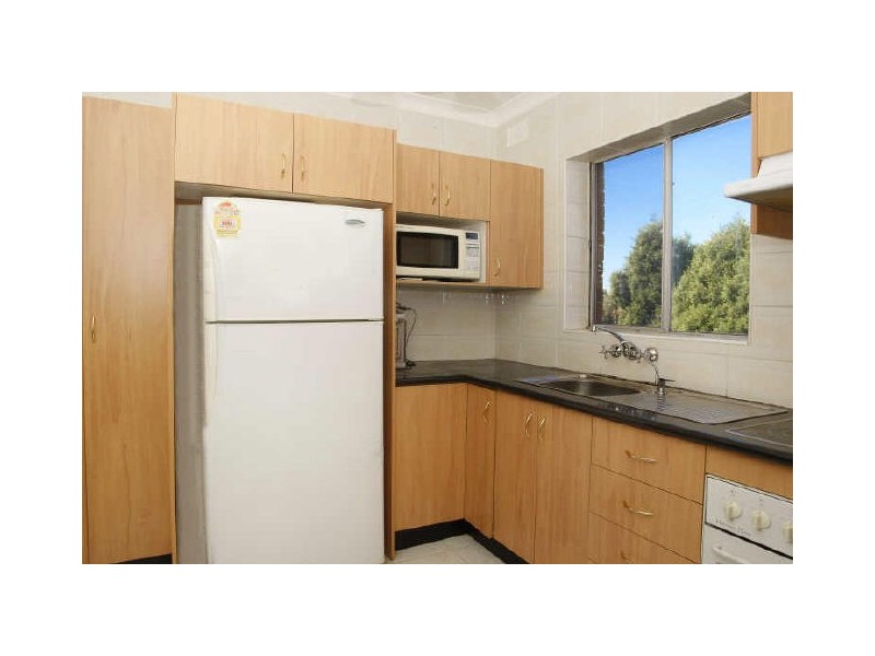 8/4 Howard Street, Canterbury NSW 2193