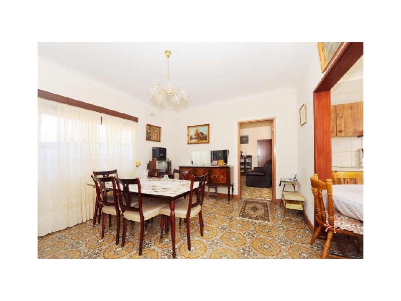 5 Clisdell Ave, Canterbury NSW 2193