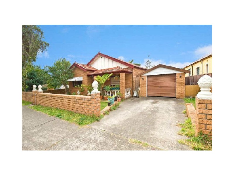 82 Bexley Rd, Earlwood NSW 2206