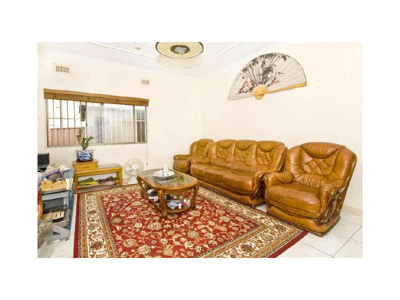 82 Bexley Rd, Earlwood NSW 2206