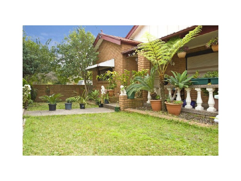 82 Bexley Rd, Earlwood NSW 2206