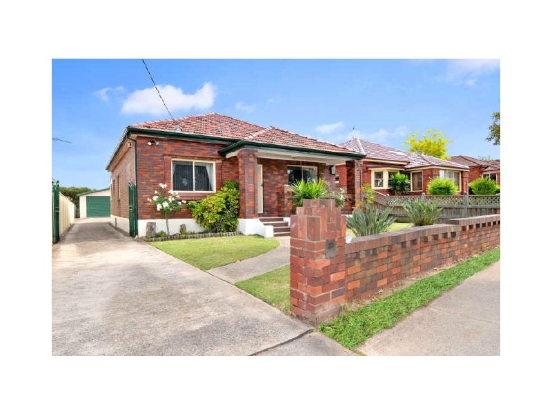 19 Wolli Ave, Earlwood NSW 2206