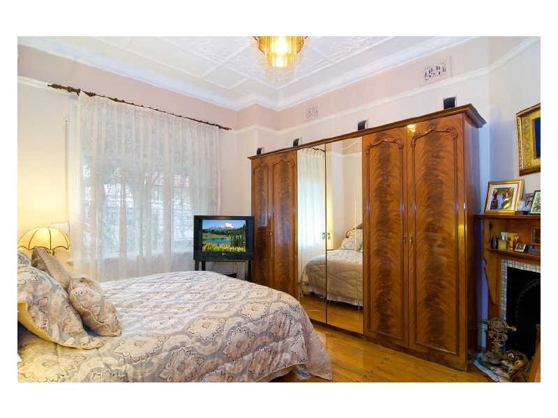 16 Floss Street, Hurlstone Park NSW 2193