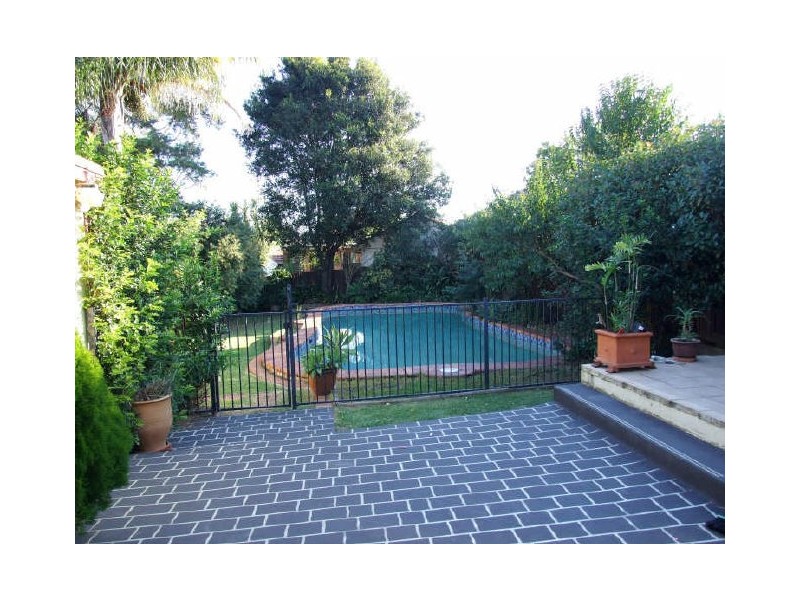 6 Angus Street, Earlwood NSW 2206