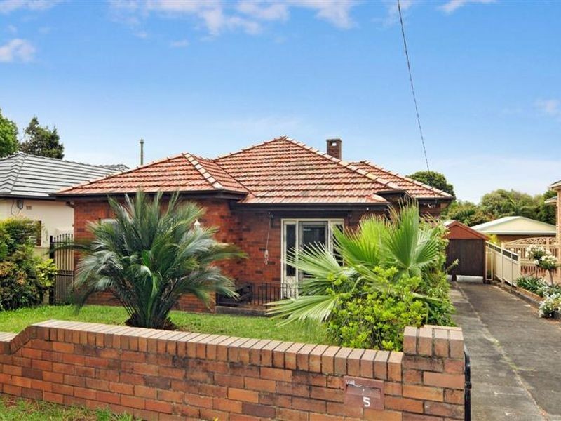 5 Vimy Street, Earlwood NSW 2206