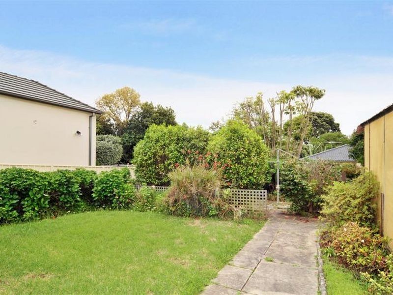 5 Vimy Street, Earlwood NSW 2206