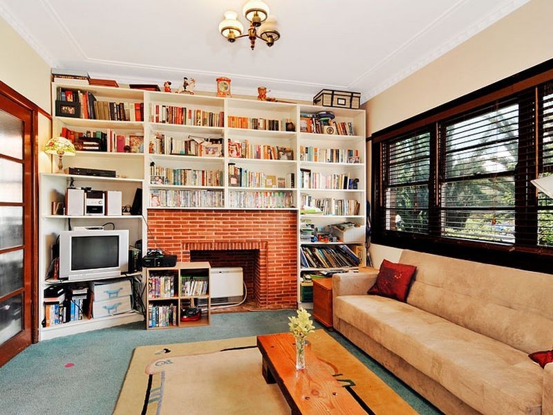 8 Vimy Street, Earlwood NSW 2206