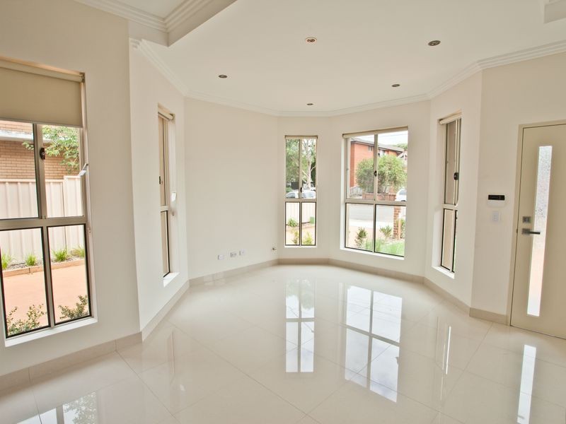 1/8 Rome St, Canterbury NSW 2193