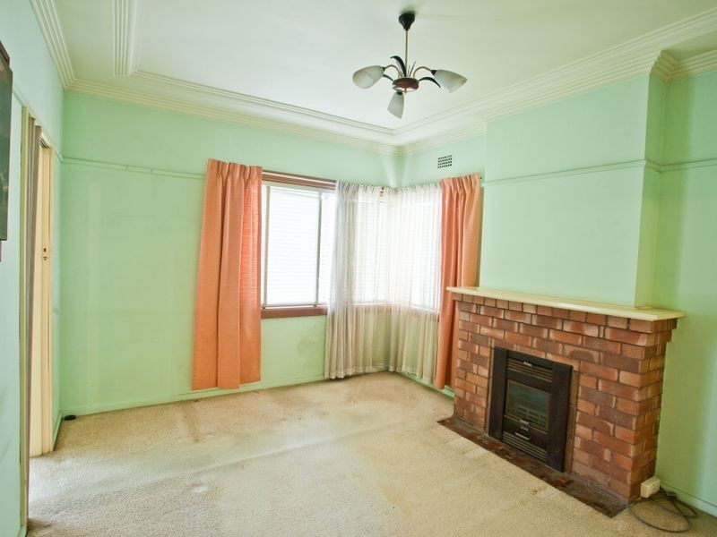 7 Eulabah Ave, Earlwood NSW 2206