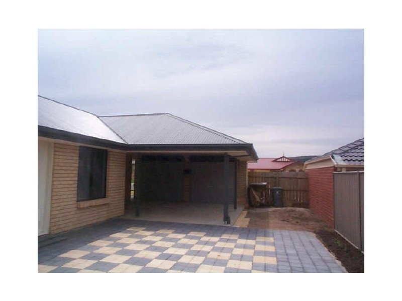 9 Sovereign Drive, Woodcroft SA 5162