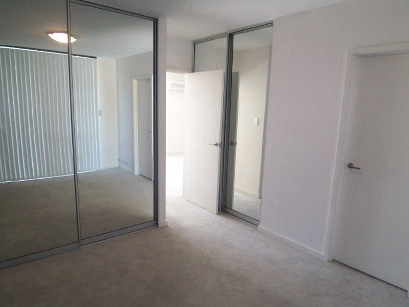 1/18 Tanunda Drive, Rivervale WA 6103