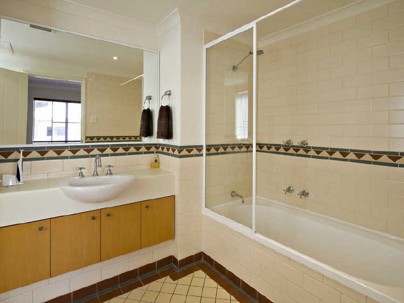 2/2 Henry Lawson Walk, East Perth WA 6004