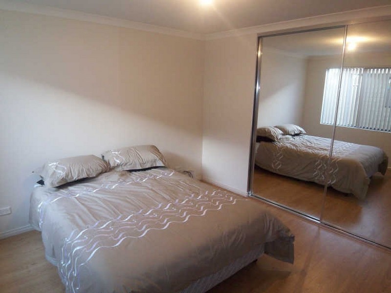 1/1 Havenvale Crescent, Dianella WA 6059