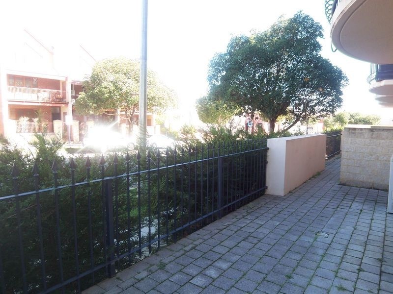 20/11 Regal Place, East Perth WA 6004