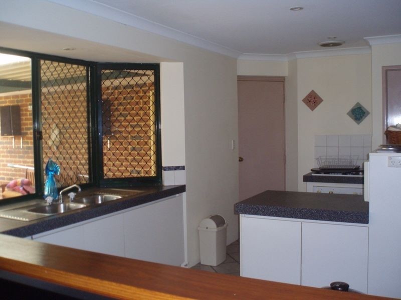 21 Jacka Close, Marangaroo WA 6064