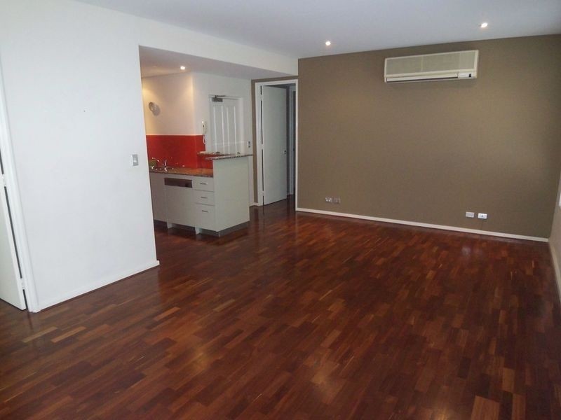 2/26 Saunders Street, East Perth WA 6004