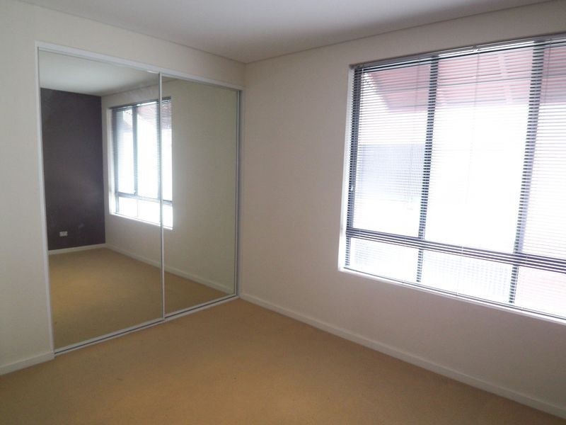 2/26 Saunders Street, East Perth WA 6004