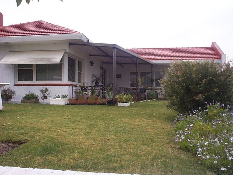 35 Fourth Avenue East, Maylands WA 6051