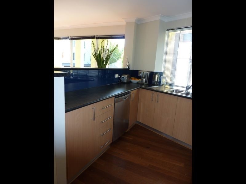 11/110 Royal Street, East Perth WA 6004