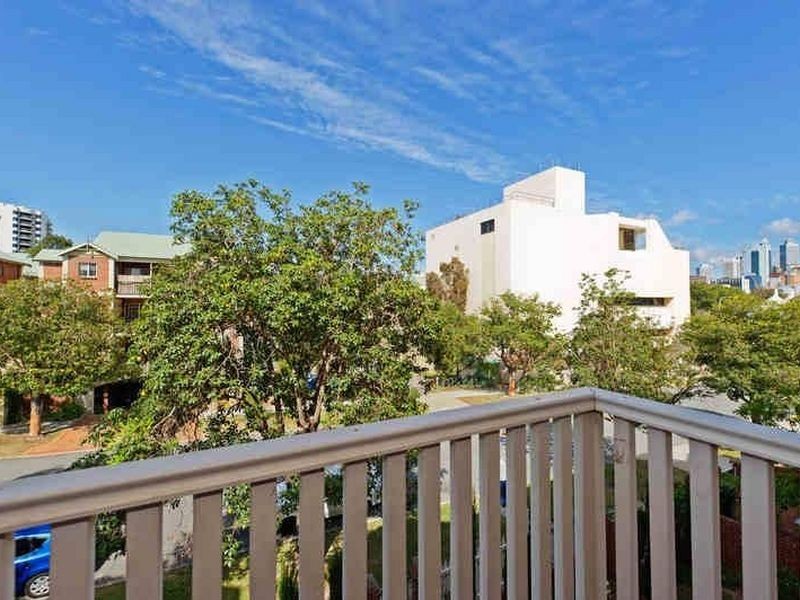 18/62 Bronte Street, East Perth WA 6004