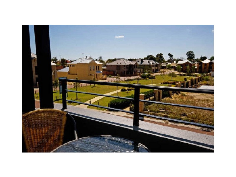 6 Akrasion Green, Victoria Park WA 6100