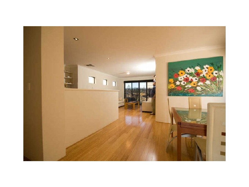 6 Akrasion Green, Victoria Park WA 6100