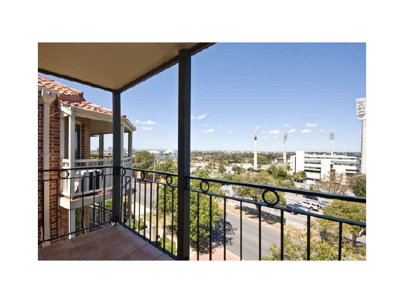 6/28 Waterloo Crescent, East Perth WA 6004