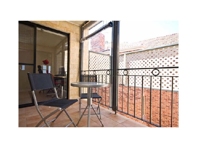 6/28 Waterloo Crescent, East Perth WA 6004