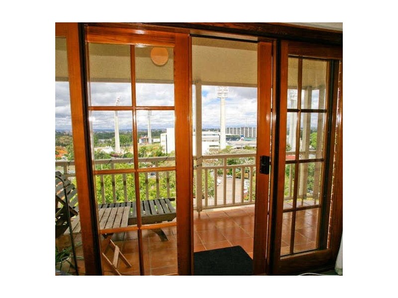 11/16 Waterloo Crescent, East Perth WA 6004