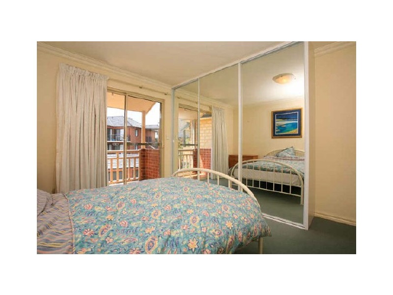 11/16 Waterloo Crescent, East Perth WA 6004