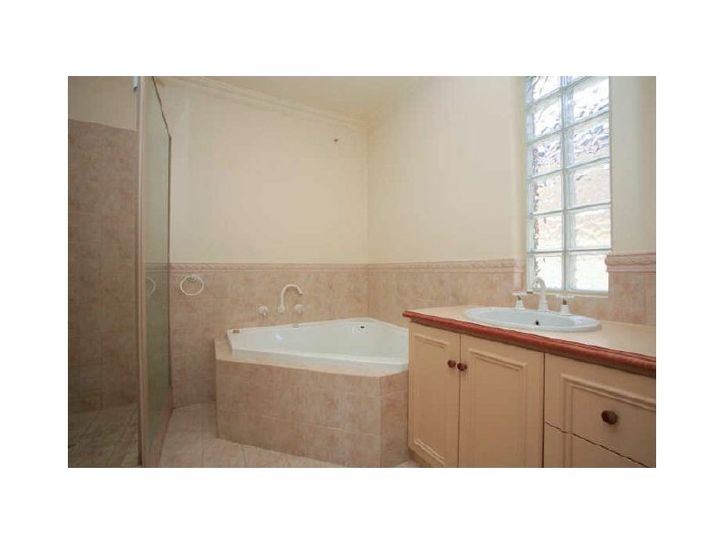 11/16 Waterloo Crescent, East Perth WA 6004