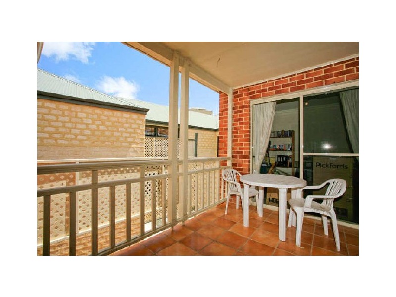 11/16 Waterloo Crescent, East Perth WA 6004