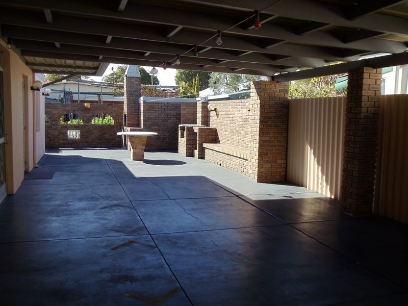 198 Sixth Avenue, Inglewood WA 6052