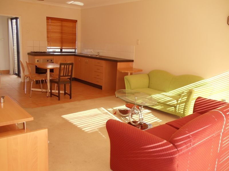 9F Doust Street, Cannington WA 6107