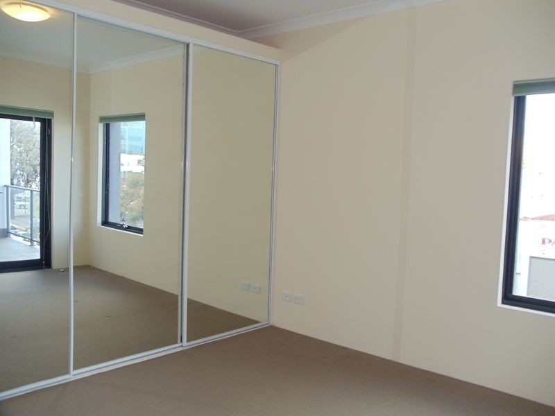 13/2 Pisconeri Street, Perth WA 6000