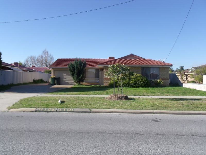 1/110 Centre Street, Queens Park WA 6107