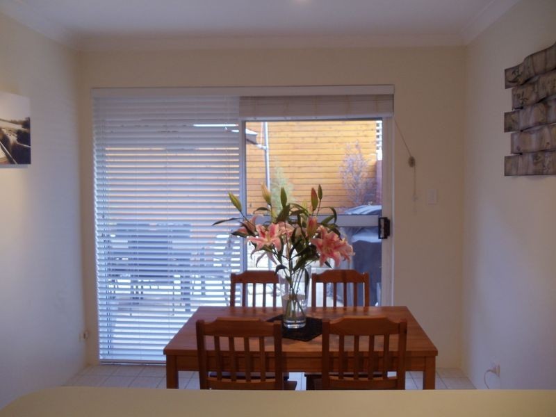 2/12 Elizabeth Street, Maylands WA 6051