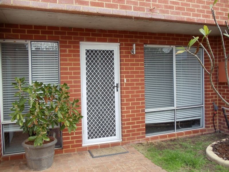 2/12 Elizabeth Street, Maylands WA 6051