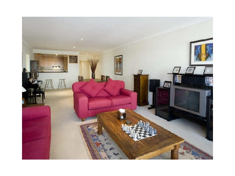 2/2 Henry Lawson Walk, East Perth WA 6004